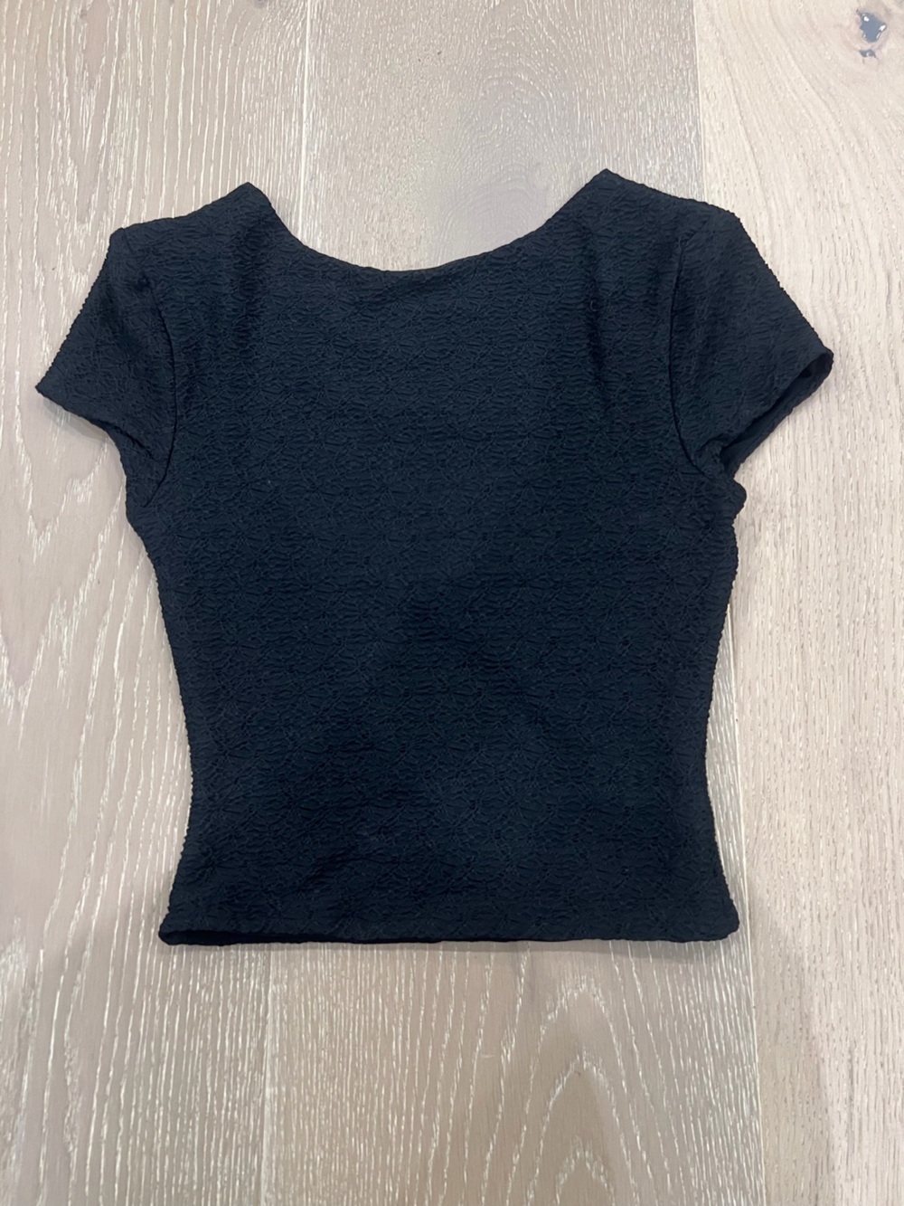 White Fox Boutique Black Textured Short Sleeve Crop Tee